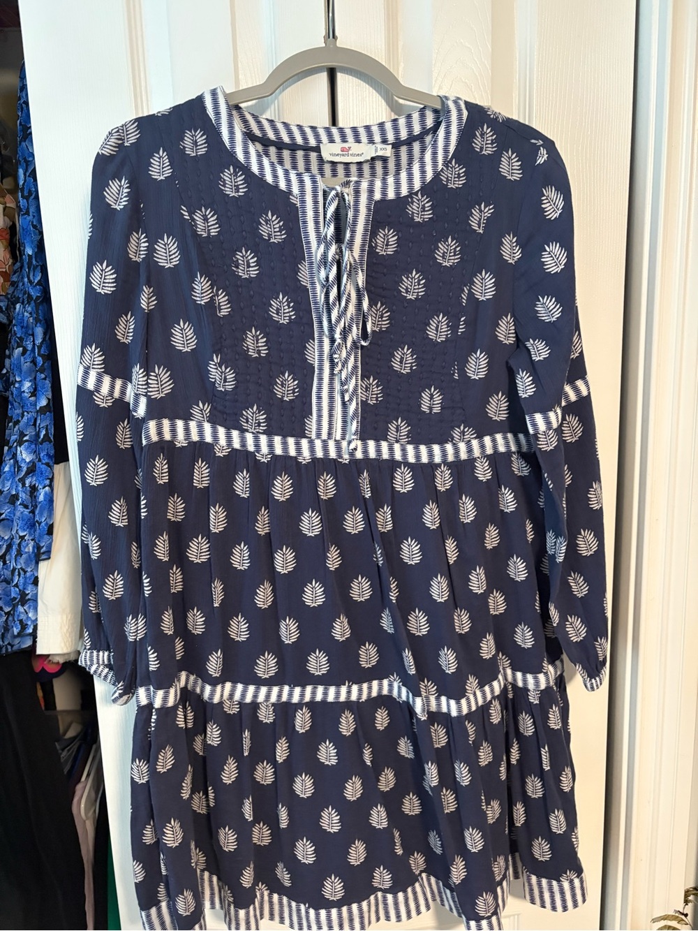 Vineyard Vines Navy and White Leaf-Print Tiered Dress